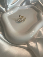 Bague Dorée Ouverte Large Creuse Avec Pierre Goutte Nacre Blanche