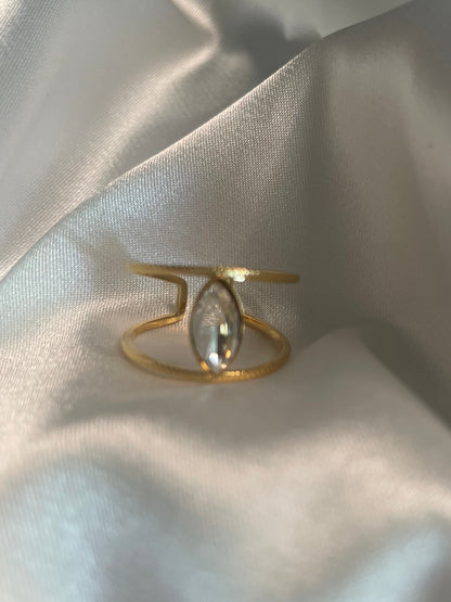 Bague Dorée Ouverte Large Creuse Avec Strass Goutte