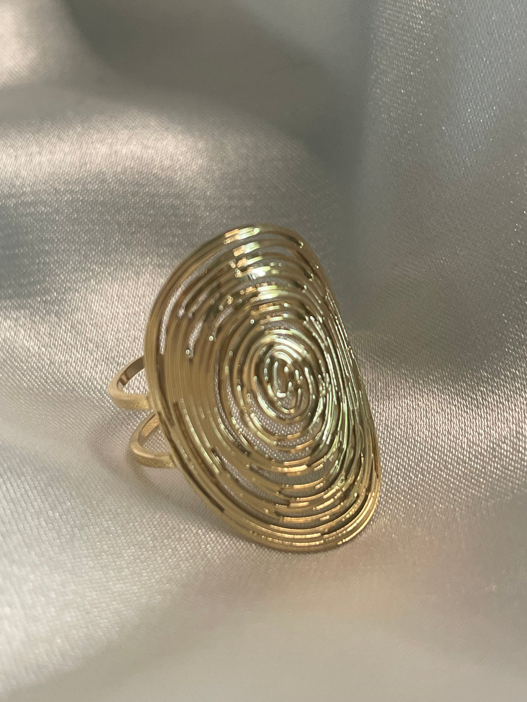 Bague Dorée Plaque Motif Rose