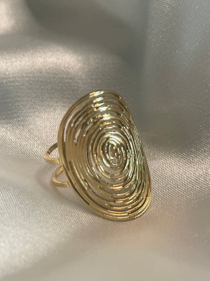 Bague Dorée Plaque Motif Rose
