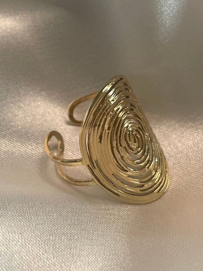Bague Dorée Plaque Motif Rose