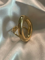 Bague Dorée Avec Gros Anneau Irrégulier 3cm longueur externe