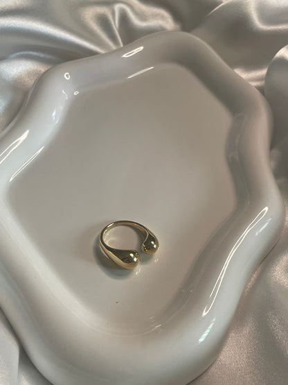 Bague Dorée Ouverte Devant Pointes En Gouttes