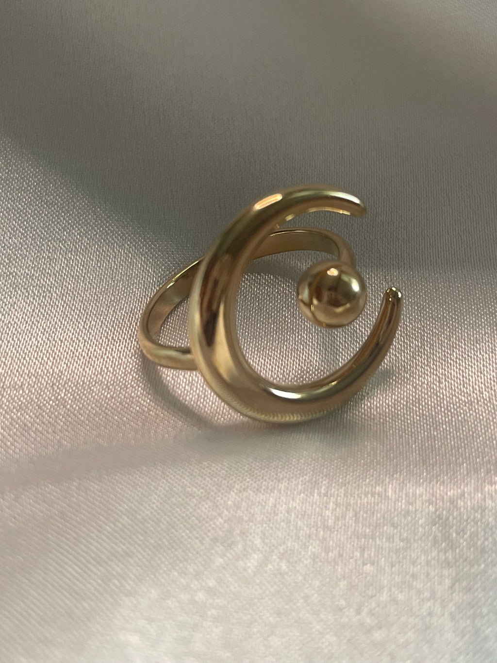 Bague Dorée Ouverte Lune Et Boule Brillante