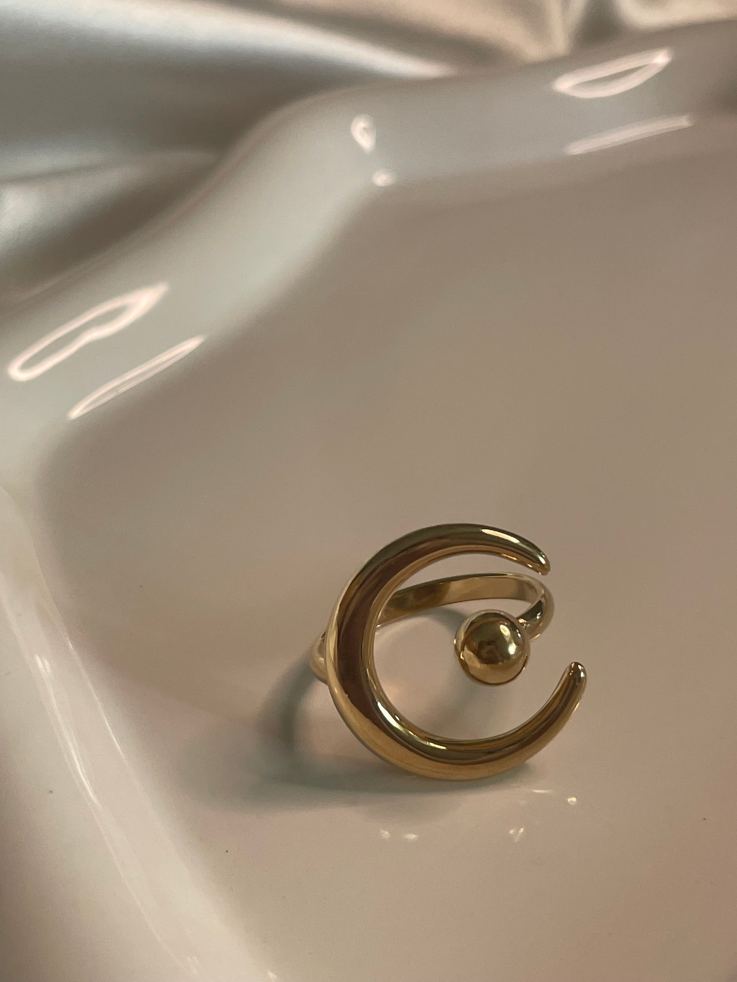 Bague Dorée Ouverte Lune Et Boule Brillante