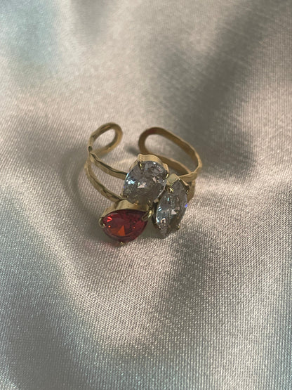 Bague Dorée Avec Strass Clair Et Rouge