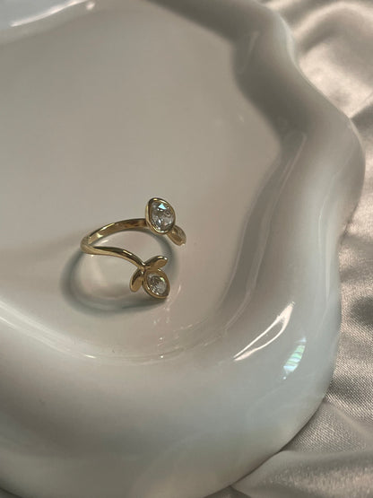 Bague Dorée Spirale Fleur Et Feuille Avec Strass