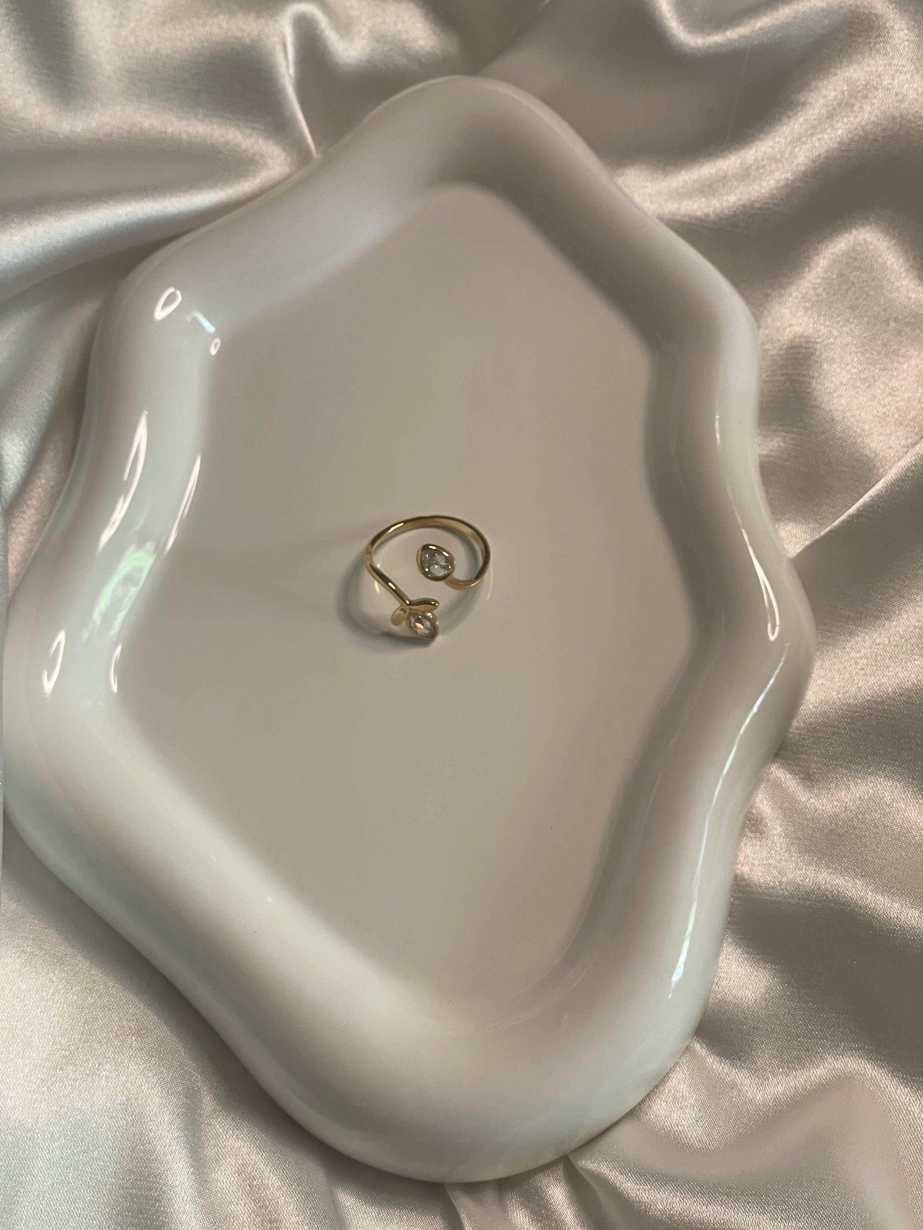 Bague Dorée Spirale Fleur Et Feuille Avec Strass