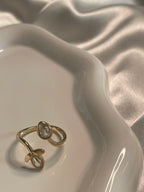 Bague Dorée Spirale Fleur Et Feuille Avec Strass