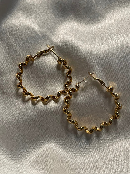Boucles d'Oreilles Dorées Créoles Bobines Spirales Brillantes.&nbsp;
