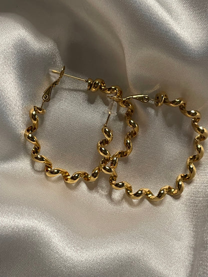Boucles d'Oreilles Dorées Créoles Bobines Spirales Brillantes.