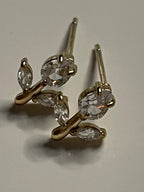 boucles d'oreilles à puces dorées fleurs