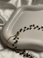Collier Doré Multi Perles Noires V Ajustable Longueur 30 cm Et Rallonge 10 cm.