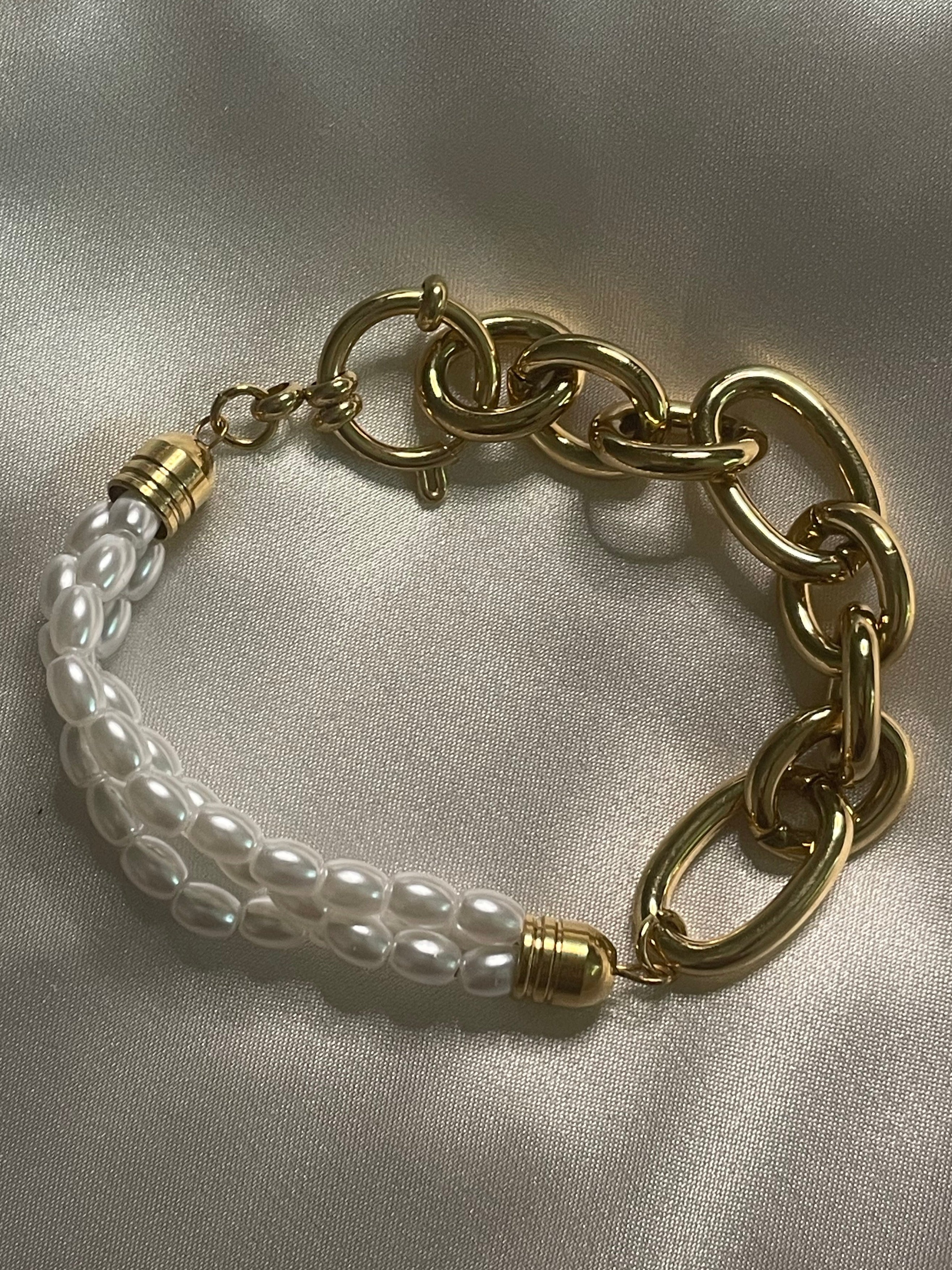 Bracelet Doré Double Chaînes de Perles Avec Multi Large Maillons
