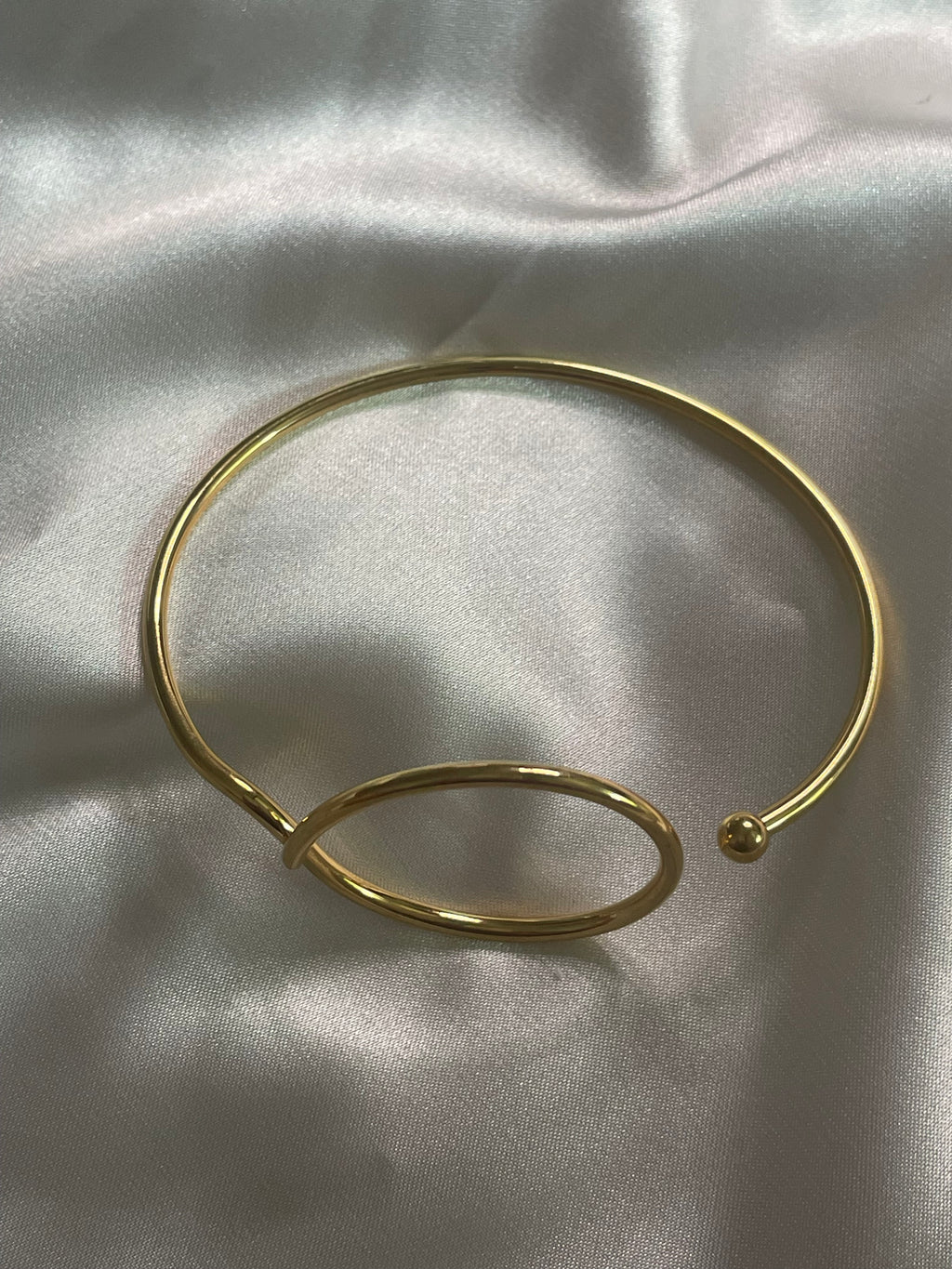Bracelet Doré Jonc Cercle Ouvert Et Boule Ajustable.