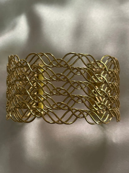 
Bracelet Doré Manchette Ouverte Tressée Ondulée