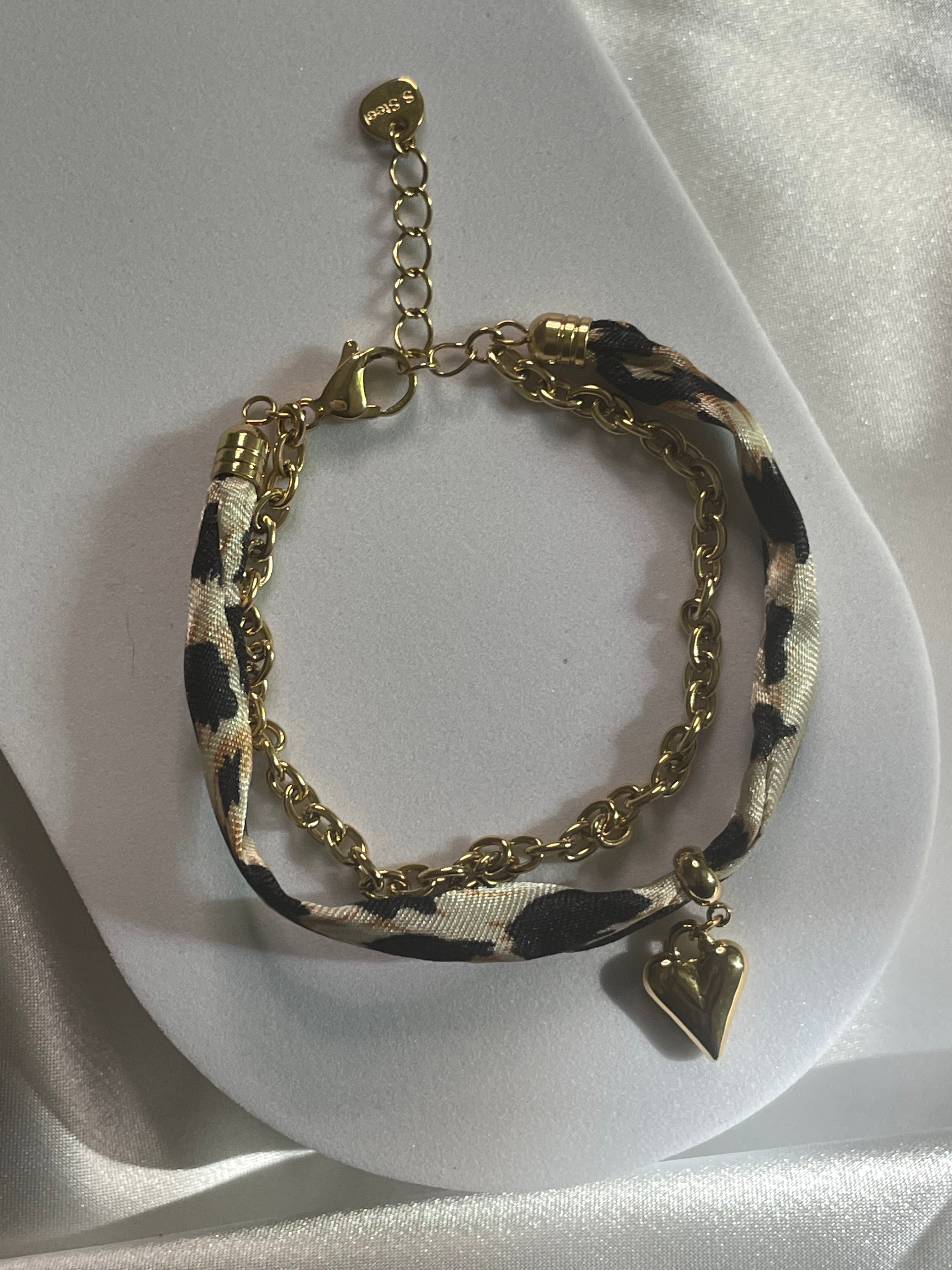 Bracelet Tissu Motif Animalier Léopard et Chaîne Dorée Avec Pendentif Coeur
