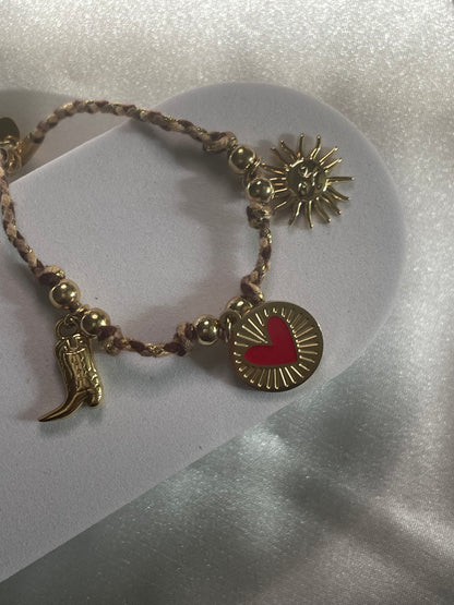 Bracelet Doré Tressé Marron Avec Pendentifs Soleil Cœur Et Botte